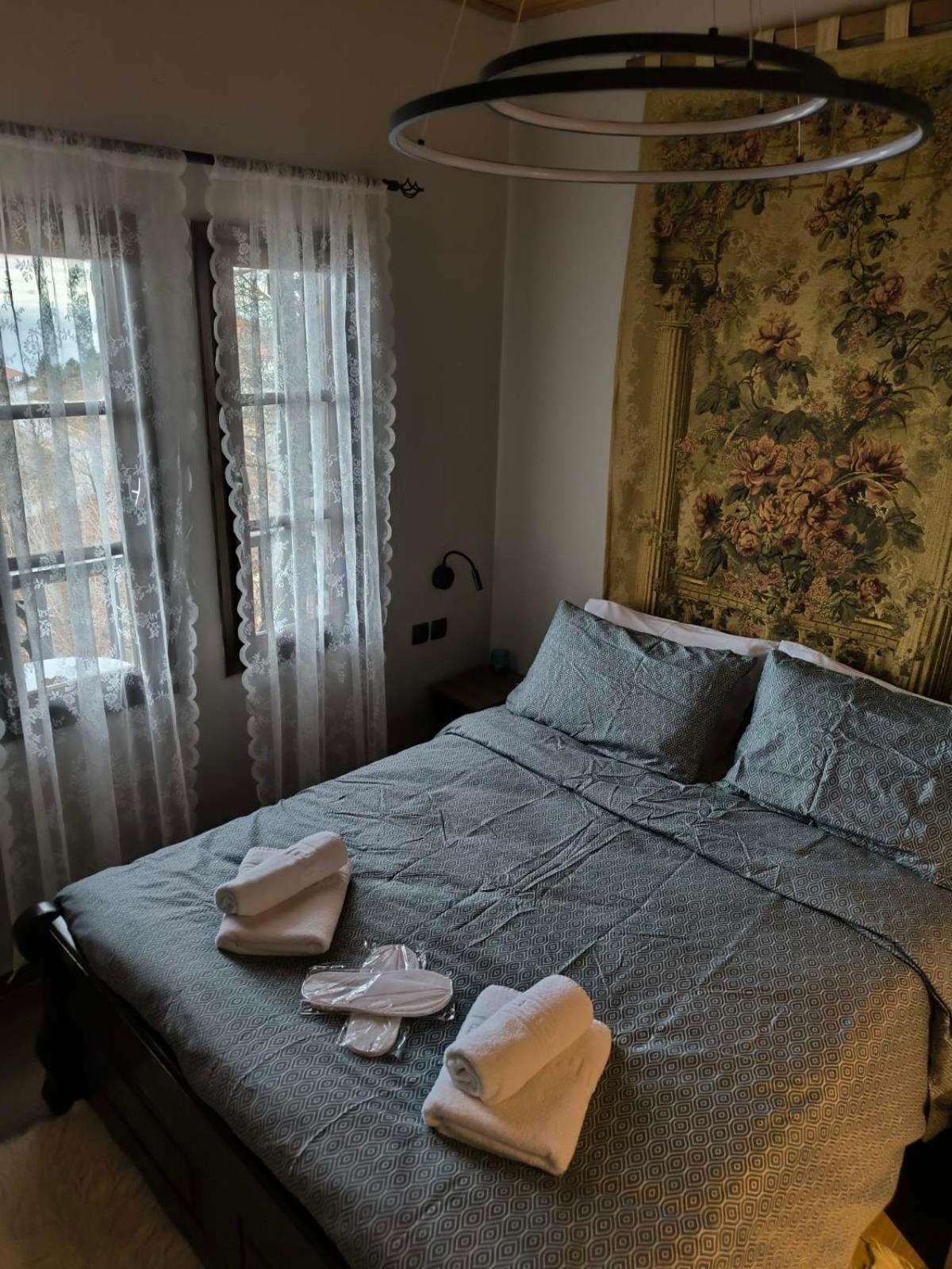 Enastron Guesthouse Palaios Panteleimonas Extérieur photo