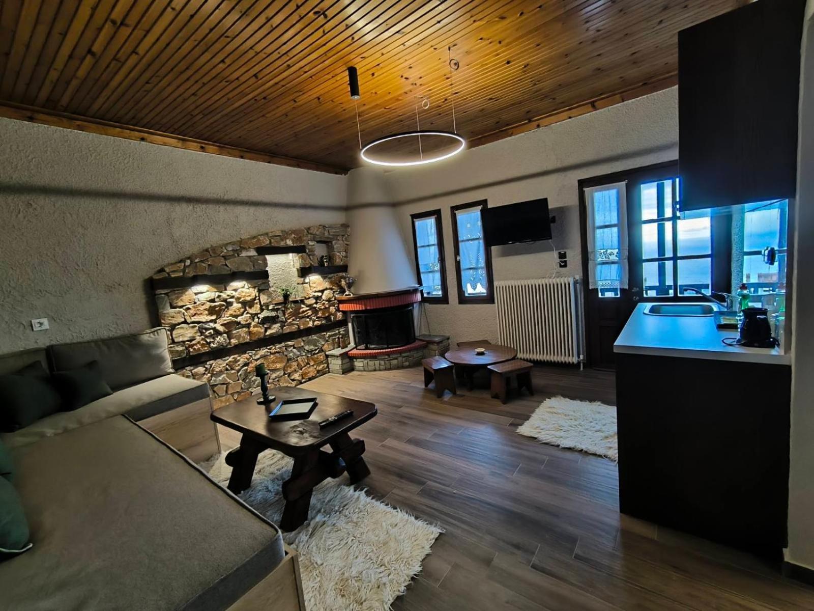 Enastron Guesthouse Palaios Panteleimonas Extérieur photo