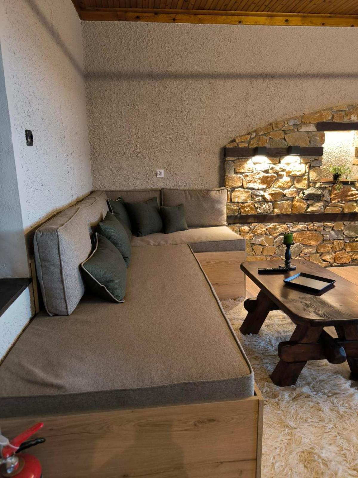 Enastron Guesthouse Palaios Panteleimonas Extérieur photo